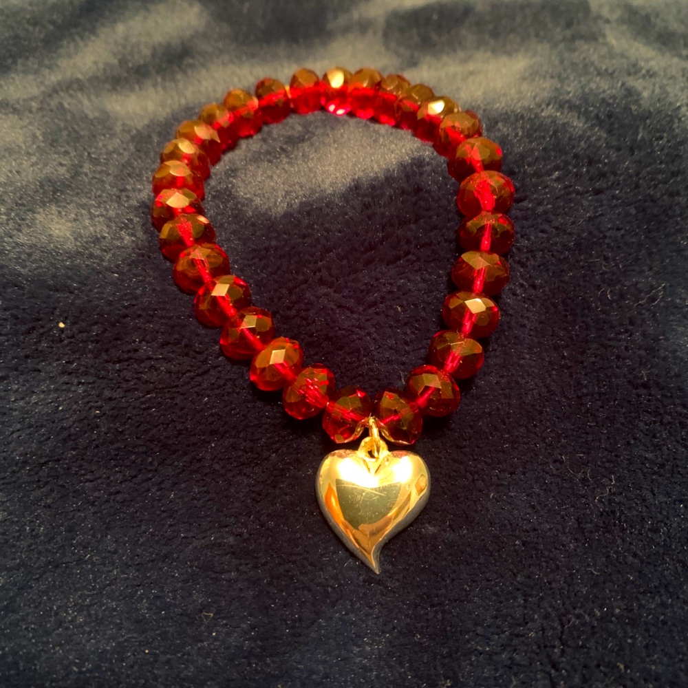 *NWOT* Crystal Beaded Heart Bracelet